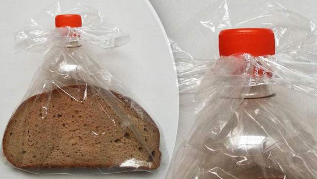 Abgeschnittener Flaschenkopf einer Plastikflasche als Tütenverschluss