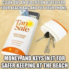 Sicherheit am Strand dank einer ausgehüllten Schachtel